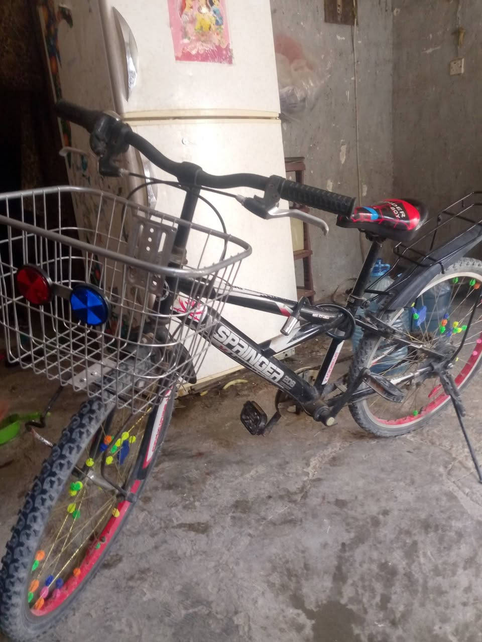 دراجه هوائيه حجم 24 ياباني للبيع سعر خمسين وبيهه مجال مكلف بالنشر  اتصال عله هاتف ***********
