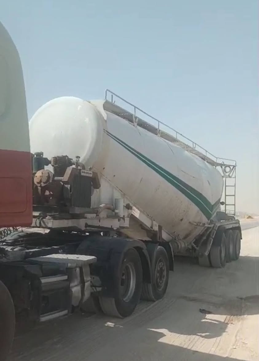 ***********
الافينيه سنكل خلفي بسنويه تنكر
سايلو بابان تركي يحمل ٤٦
تريد سياره تريد السايلو
