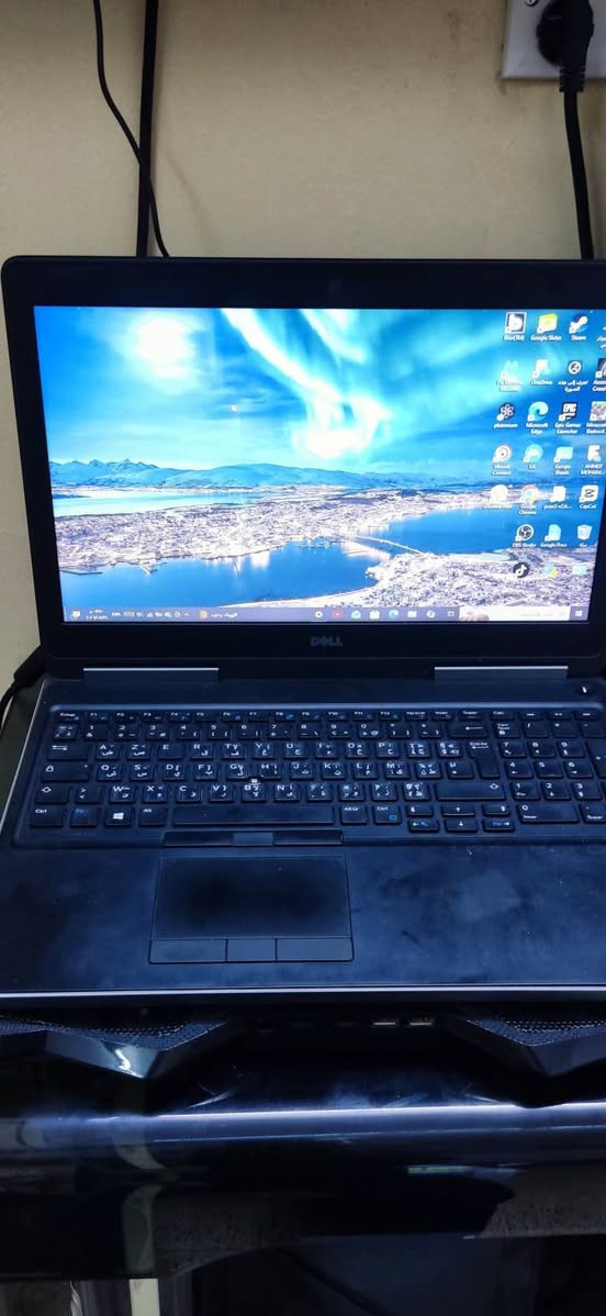 لابتوب DELL للبيع
المواصفات: 
المعالج                Intel Core i7 جيل السادس 
الرام 16 
الذاكرة 512 SSD 
كرت الشاشة NVIDIA خارجيQUADRO:4GB
السعر خاص او اتصل على 
رقم الهاتف ***********
