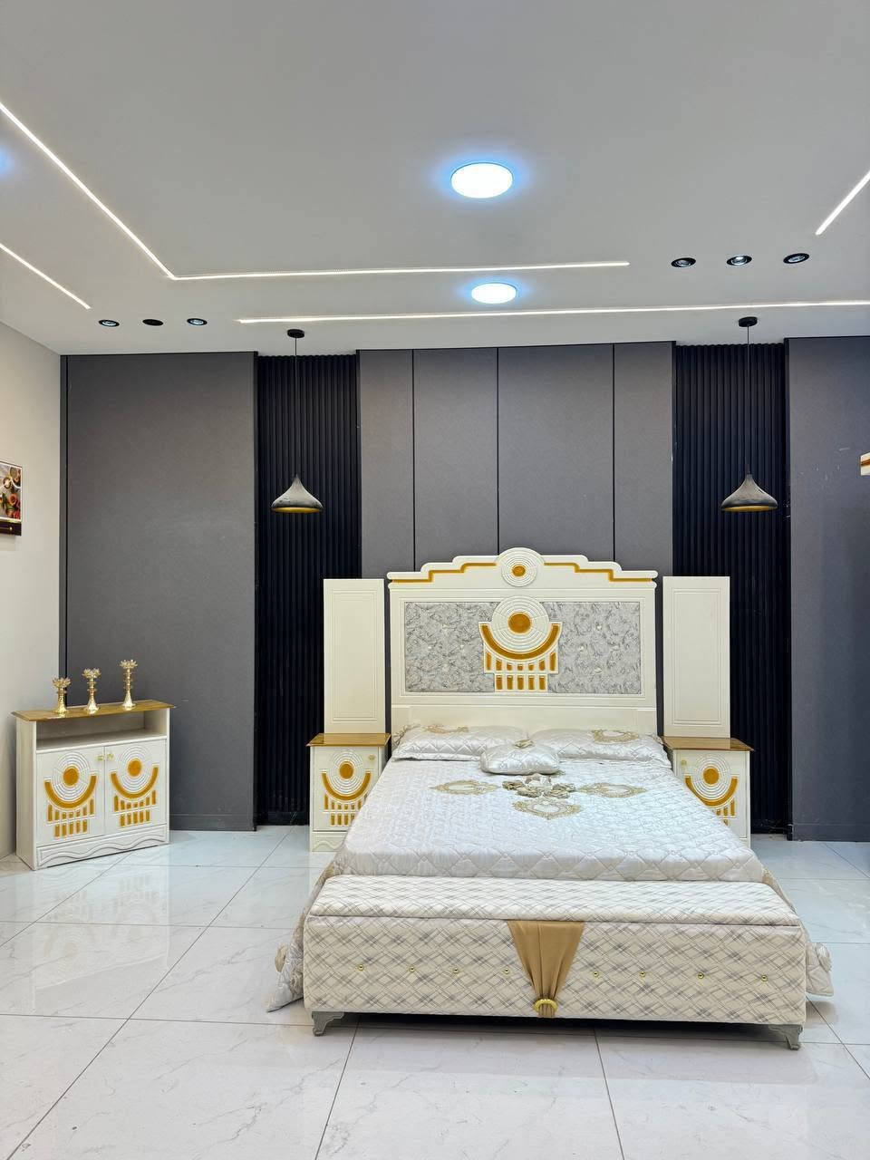 💎 شركة الوسيم 💎
♦️ 3 ♦️
✨ حصرياً الموديل الجديد والمميز ✨

🛏️ غرفة نوم نجارة عراقية اقتصادية
🔹 تتكون من 9 قطع مميزة
🔹 ارتفاع الكنتور: 240 سم
🔹 طول الكنتور: 320 سم
🔹 مع الزاوية: مجموع الطول 4 أمتار
🔹 السمك الخارجي: 5 ملم إنديف
🔹 السمك الداخلي: 3 ملم معاكس أبيض

💰 السعر: مليون و100 ألف  فقط

📲 للحجز والاستفسار واتساب:
***********
