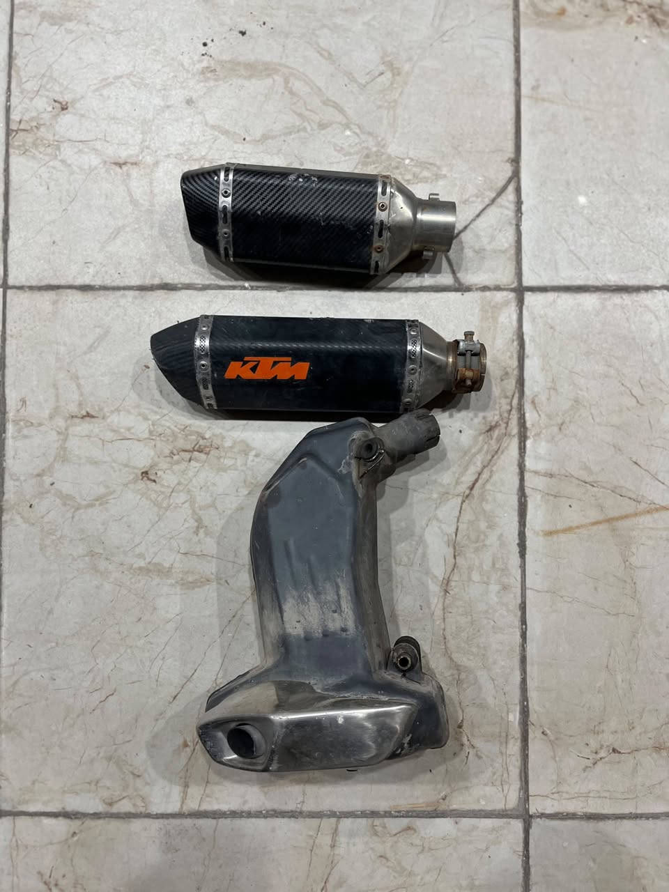 Ktm duke 200cc
يحتاجلها فقط عقل 
الدراجه للبيع لان راح اسافر
كامله كلشي مابيها بس عقل 
السعر: مليون وميه وبيها مجال
***********
