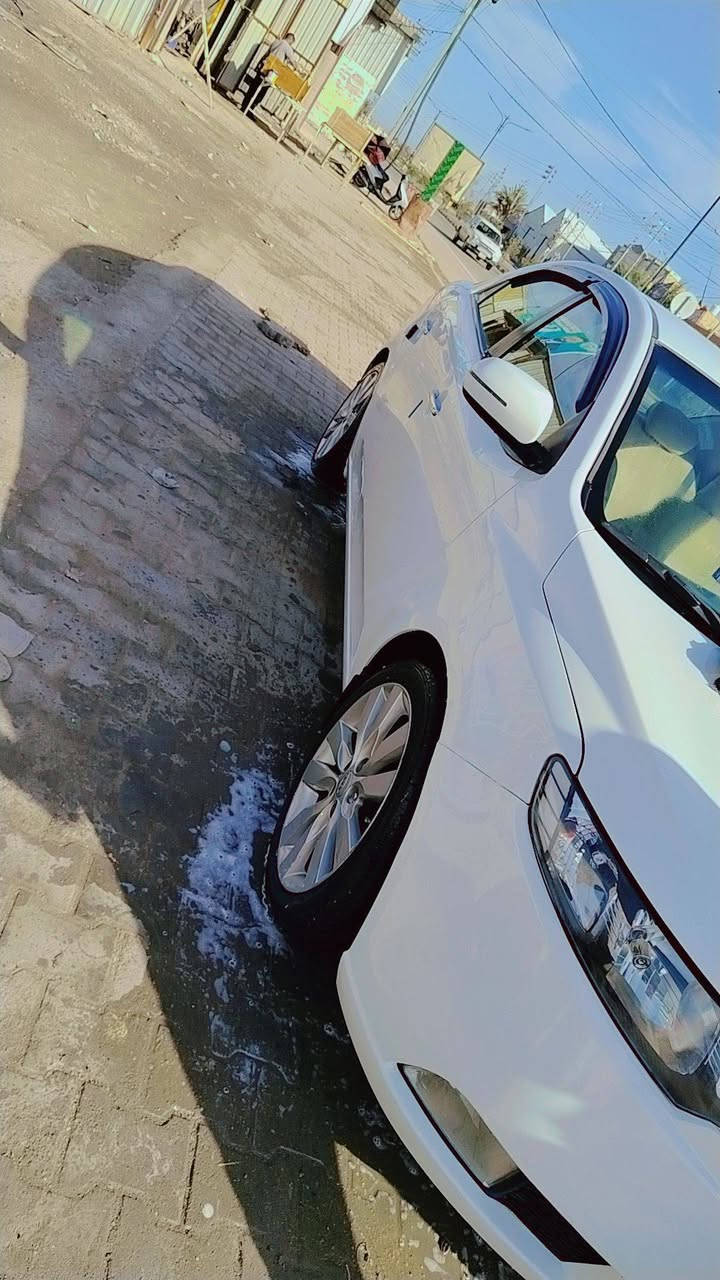 السلام عليكم سيراتو مديل 12 سياره جديده وجاهزه ماشيه 270الف حقيقي بسمي بيه سونار مرفق بل منشور سعر 95 وبيه مجال للشراي لاستفسار اتصل وتدلل *********** مكاني نجف
