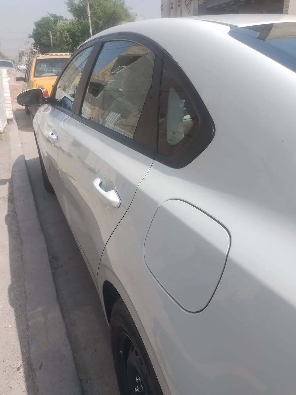 للبيع خليجي ٢٤ بغداد *********** سيراتو السعر ١٦٥ $
