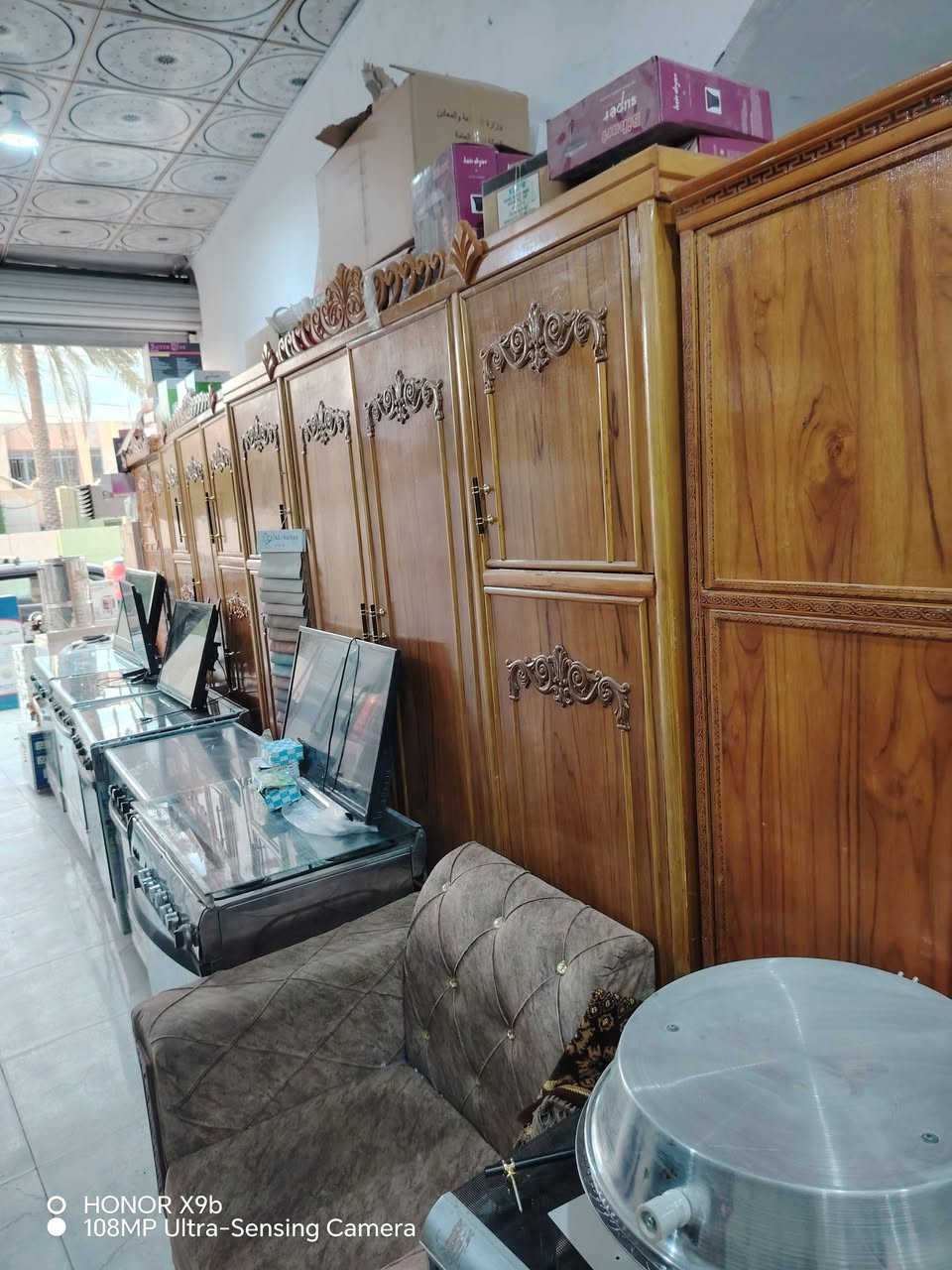 السلام عليكم ورحمة الله وبركاته اهلا وسهلا بكم في مزاد الاخوين العنوان ديالى بلدروز شارع المسعوديه مقابل اعدادية بلدروز للاستفسار الاتصال على الرقم *********** و ***********
محل خالد الدايني @@@@@@@@

نص مكتوب في الصور:
- HONOR X9b
- 108MP Ultra-Sensing Camera
- HONOR X9b 108NWP Ultra-Sensing Camera
- HONOR X9b 108MP Ultra-Sensing Camera
- O HONOR X9b 108MP Ultra-Sensing Camera