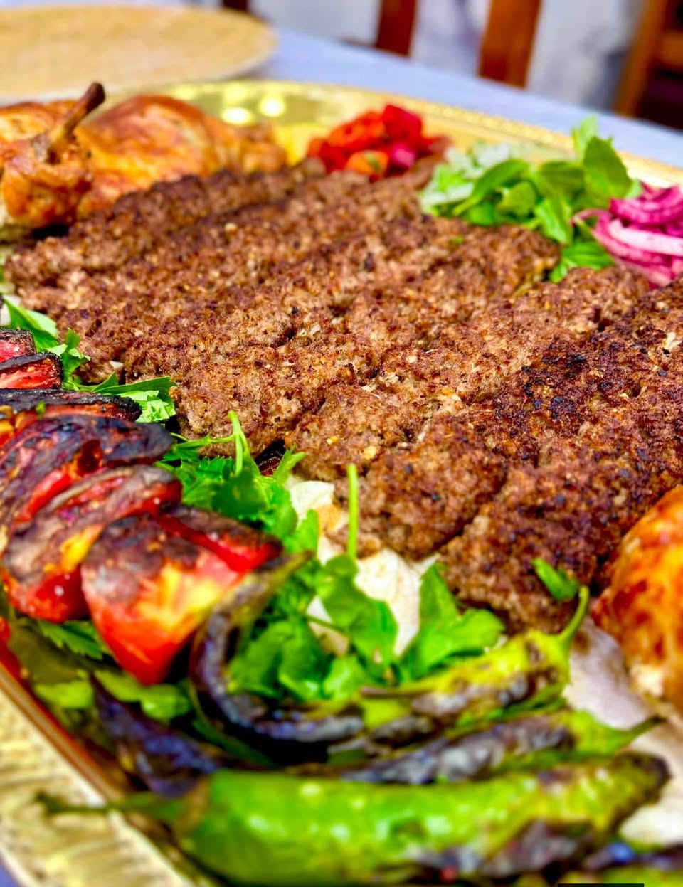 تخيلي العشه واصلتك للبيت وهيج شكلها 😍🔥
صينية مشاوي من ام رقية 
السعر؟ بس 7 الاف 💥
والطعم؟ على ضمانتي

شنو بيها الصينية:
✓ 6 شيش كباب طازة
✓ 6 شيش شقف متبل
✓ خضرة مشوية + ليمون
✓ صمون + 3 انواع سلطة + مخلل + صلصات

تكفي 2-3 اشخاص وتشبع
والسعر شامل كلشي ماكو زيادات

الحجز اليوم محدود ❌
اكتبي "احجزلي" بالتعليقات او واتساب
📞 ‏‪***********‬‏

دزيها لصديقتك اللي جوعانة هسه 😂👇
#ام_رقية_للأكل_الشطره #الناصرية #الشطرة #اكل_بيتي_نظيف
