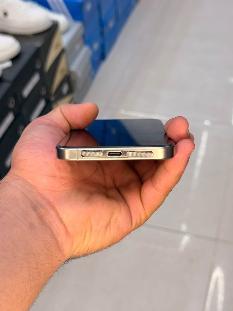 📱 آيفون 15 برو ماكس (iPhone 15 Pro Max) للبيع

 الحالة: الجهاز أخو الجديد، نظافة 100%، ما مفتوح ولا مبدل به أي قطعة نهائياً (بشرط الفحص).
 
الملحقات: كامل ملحقاته ويا الباكيت الأصلي
.
 الذاكرة: 256 جيجابايت

 اللون: تيتانيوم طبيعي (Natural Titanium)
 نسبة البطارية: 84%

 السعر: 1,000,000 دينار (مليون) — وقابل للتفاوض البسيط (بي مجال)

 الموقع: تكريت
 للتواصل والاستفسار: ***********
