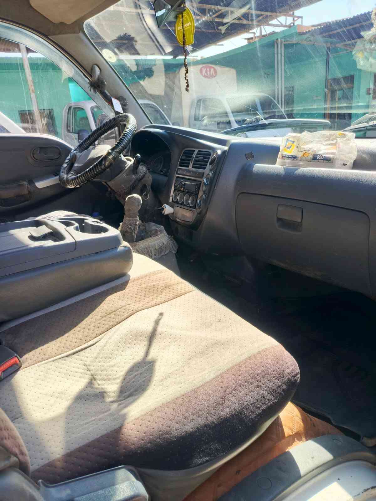 سلام عليكم 🖐️
كيه فحل 4000
موديل 2010
تك قمارة 
السيارة جاهزة مال شغل مابي نقص كفاله 
شرط التحويل مكان موصل كوكجلي 
رقم الموبايل ***********
رقم الموبايل ***********
