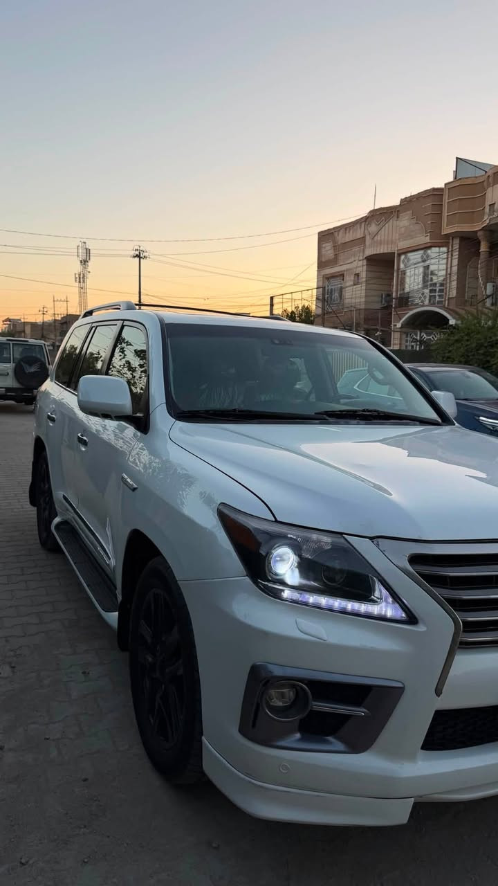 بدون مراوس ابيع نقد فقط 
لكزز LX570 S سبورت خليجي
رقم اربيل سنويه بسمي شخصياً هزه جديده 
مديل8 السياره بريم مفوله مواصفات 
خزن كشنات رادارات حساسات امامي خلفي كامرات360 كشنات 3صفوف كهرباء فتحةسقف
جكات هايروليك حداديه جديده 100‎%‎
 تخم تاير وويل جديد تبريد ثلج 
دهن كله من شركه موتل (عنواني نجف)
بيها قطعه صبغ وPDR بسيط
سعر 260 وبيها مجال للشراي 
مااقطع سعر بالتلفون تعال شوفها وتشلع عيوني
للاستفسار ***********
