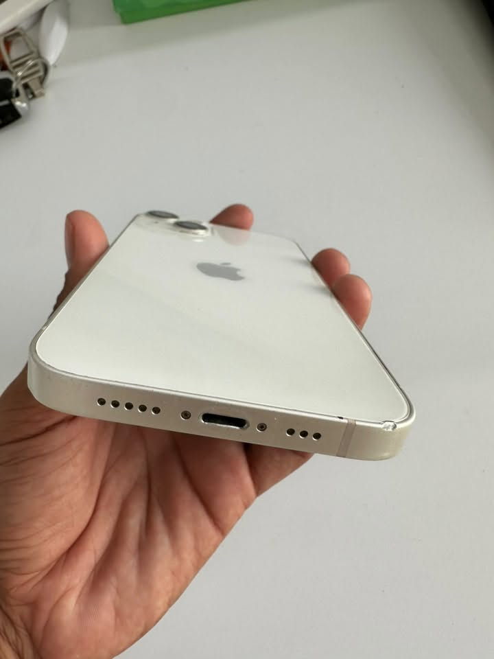 آيفون 13 • ١٢٨ • بطارية ٧٢