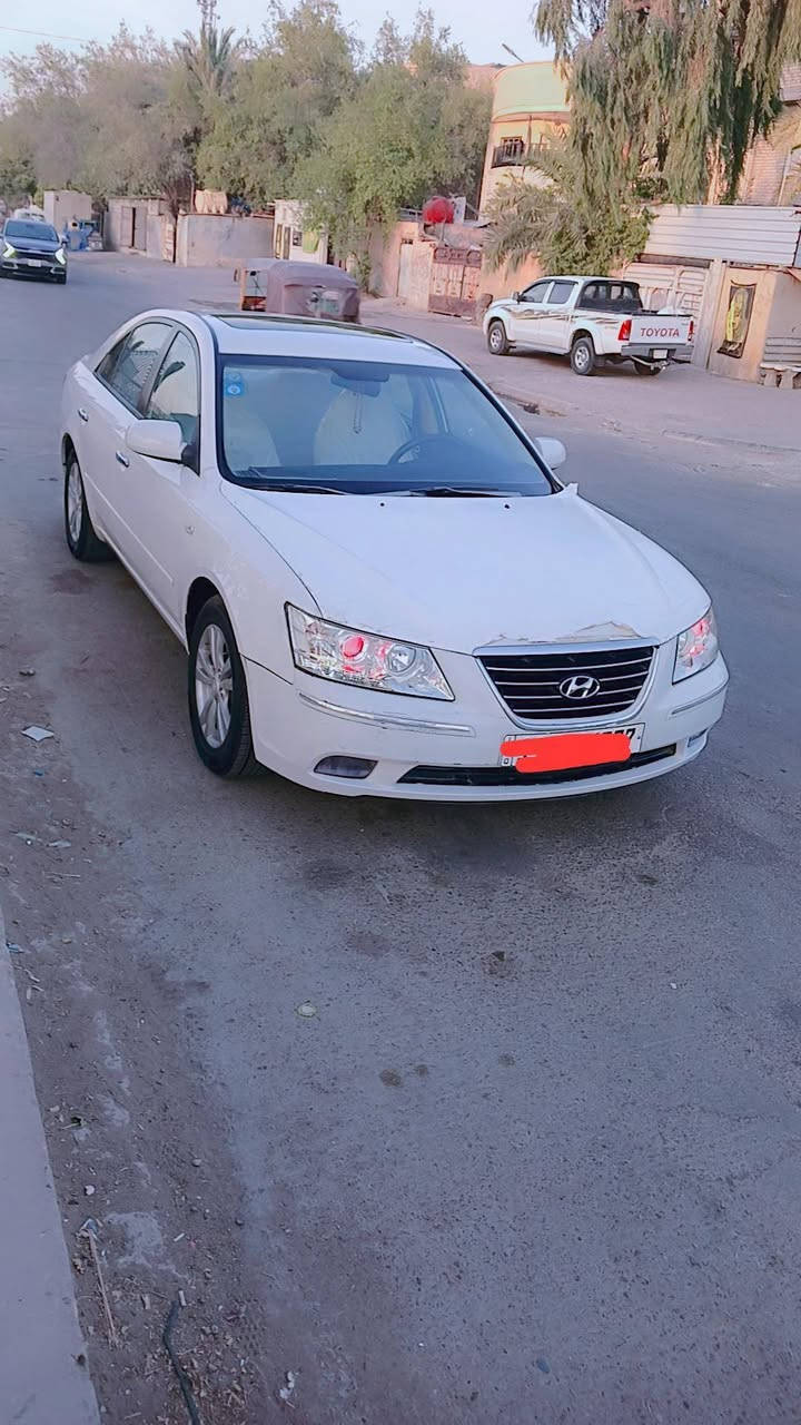 السلام عليكم  سوناته مقدس موديل 2010 خليجي السياره بنوراما الداخل صاج تخم تاير جديدي مكينه 2400  اربع حساسات بارد ابخشم الجاملغات الا اماميه ورصعه ازغيره بل جاملغ الخلفي السياره جاهزه من كلشي  اني مكلف بلنشر   رقم السياره بغداد بسمي  السعر 120 وبيها مجال بسيط حك الجيه رقم الهاتف ***********
