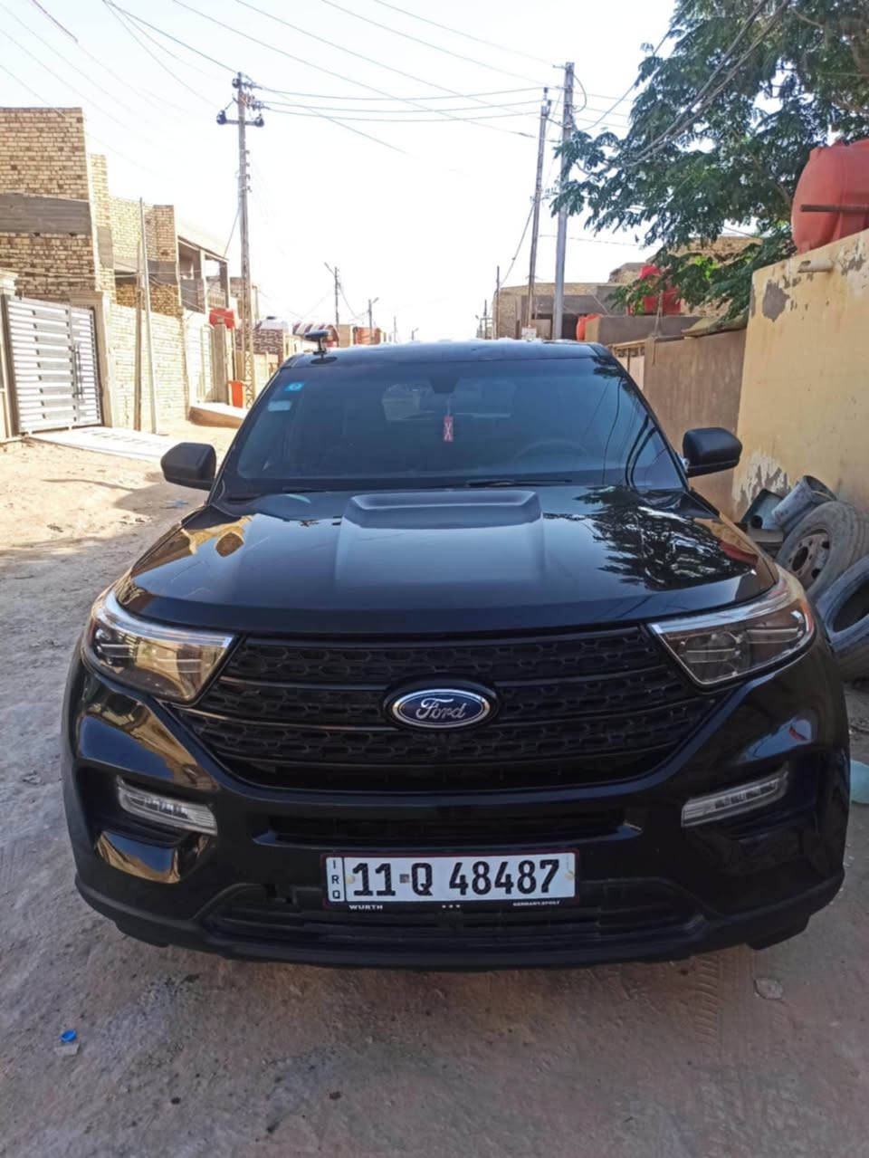 فورد اكسبلور مكينه 6سلندر 3300 بانزين وهايبرد
♦️ماشيه 69 الف كيلو ، متر 
موديل 2022 
♦️6 سلندر
تنفس طبيعي كير 10 نمر 
تمشي على البانزين العادي 
مواصفات البوليسي المعروفة 
♦️سويج
تبريد ثلج 
تخم تاير 
♦️كامره خلفيه
♦️كشن جلد
♦️كشن كهربائي♦️تحكمات ستيرن
♦️5 راكب
♦️لايت ليد زينون

بيهه بس البنيد صبغ بدون دواخل شواصي ولغد مكفول 
السعر 170 سيارة جاهزة ونصبة حلوه وتراي حلو
رقم بغداد إنكليزي باسمي 
للأستفسار // ***********
