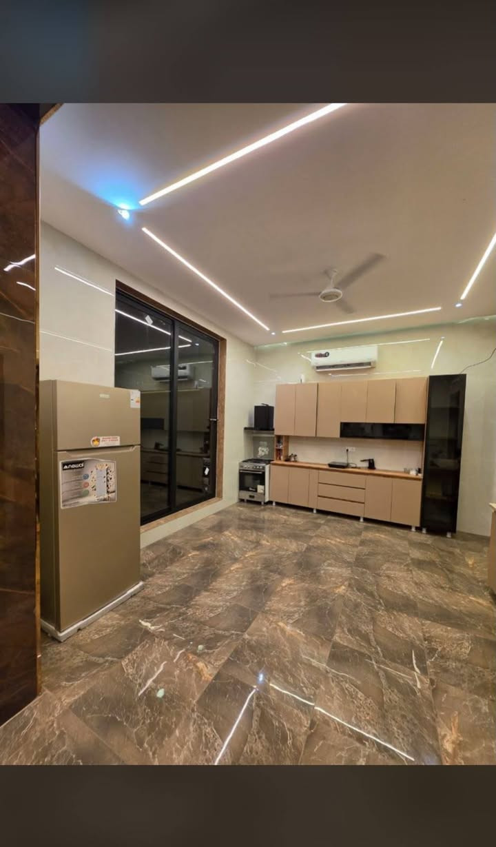 مزرعة للإيجار اليومي 🏡🌳

📍 الموقع: بغداد – الدورة – البوعيثة

✔️ أجواء هادئة ومناسبة للعوائل والشباب

✔️ مساحة واسعة وخدمات متوفرة

✔️ صالة العاب بليارد منضده فيشه بلي ستيشن
العاب اطفال 

📌 للحجز والاستفسار يرجى الاتصال أو المراسلة على واتساب: 
 📞*********** 
 موثق في تطبيق اجرلي لسياحة المزارع في العراق 🇮🇶
