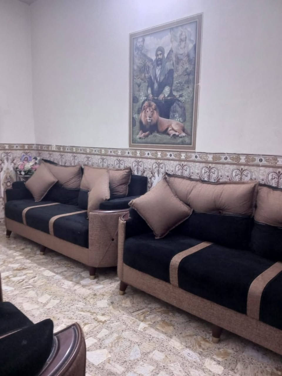 تخم للبيع اخو الجديد 350 وبي مجال للشراي بغداد مدينة الصدر منطقة الحميدية للاستفسار على هذا الرقم ***********
