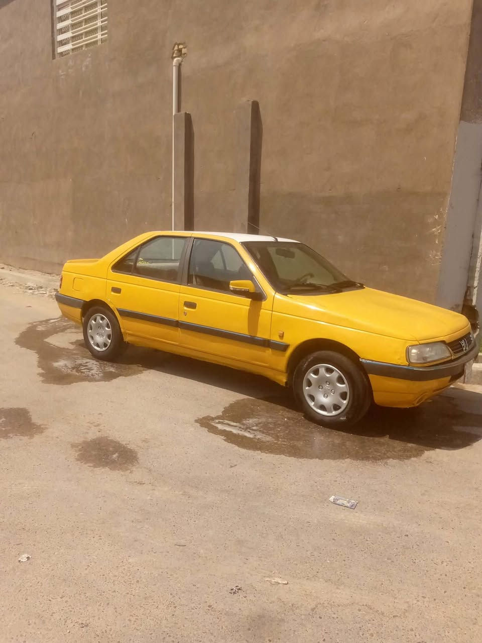 سلام عليكم بيجو اكد موديل 16سياره جاهزه من كلشي نقص بس تبريد كير مكينه خير من الله حداديه صدر امامي خلفي جديد دوشمه جديده تخم تاير جديد كهربايات كله شغاله سنويه نافذه بل23 راعيها موجود هيئه غرامات ماعرف شكد عليها ابيع كوم حديد الك يمي بس راعي مصرفيه ومسدده رايدها ب16وبيها مجال حك الجيه مكاني بغداد المدائن ***********
