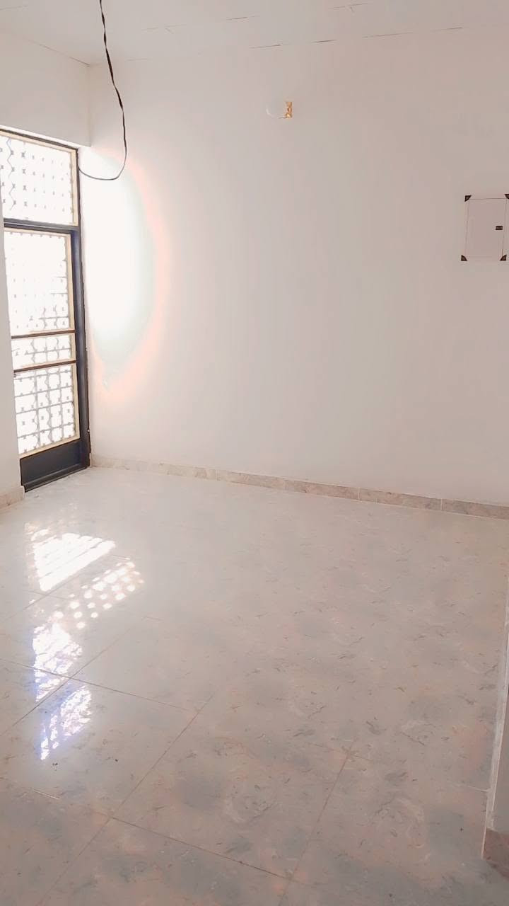 سلام عليكم دار لليجار 125م غرفه وصاله ومطبخ وصحيات استقبال وطرمه  بناء جديد ***********
رقم الهاتف

