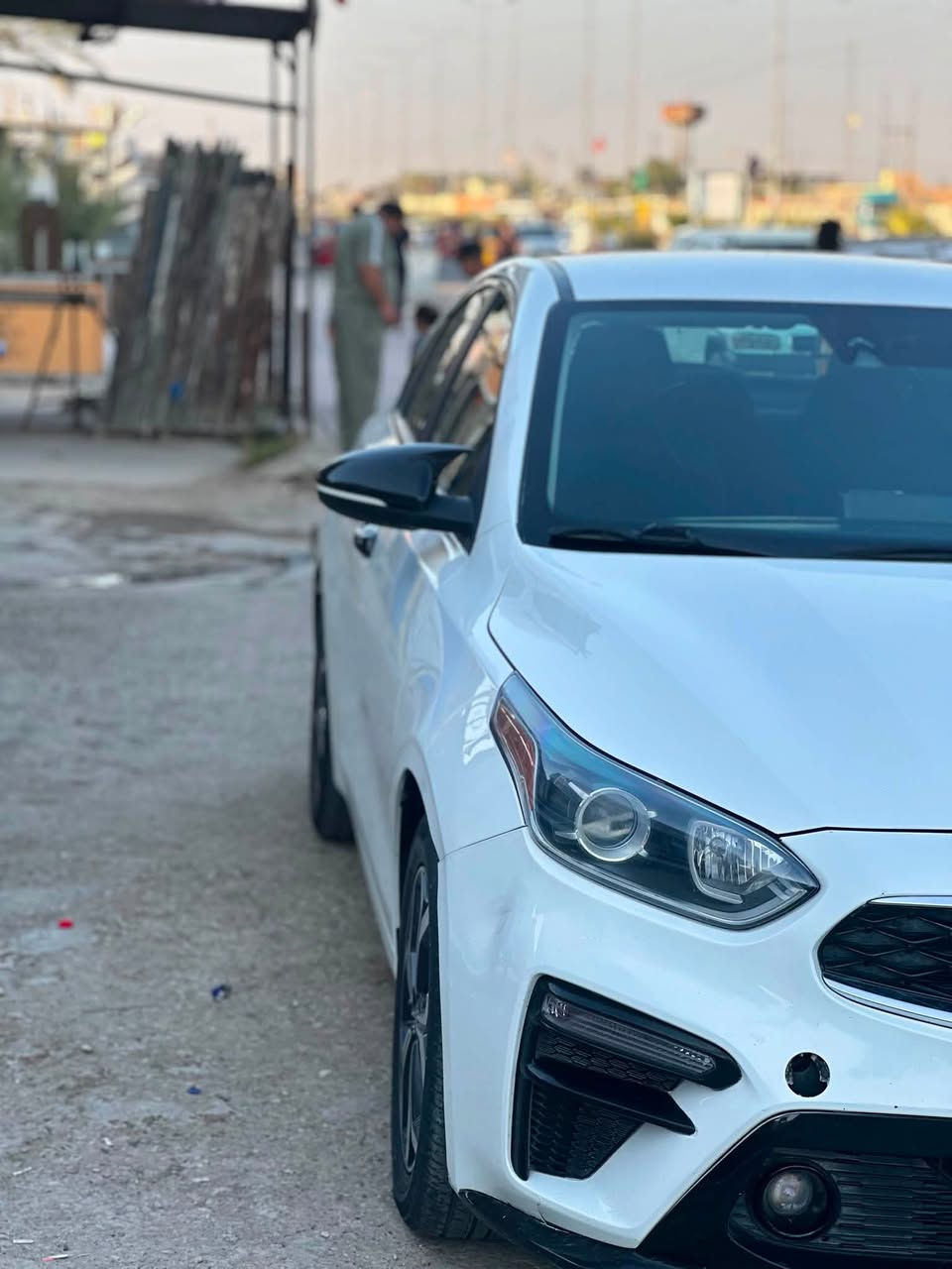 السلام عليكم
# للبيع 
كيا فورتي 2021 مواصفات عاديه s لون ابيض 
بدون حادث السياره كلش نضيفه كامله من كلشي 
رقم اربيل مكان السياره ديالى
***********
