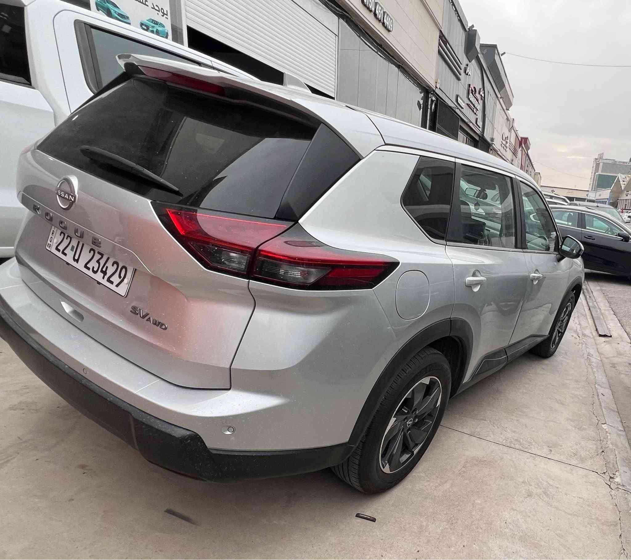 Nissan Rogue 2024  SVawd شکڵ نوێ 
سعر🔥🔥🔥 135$  مجال 
***********
نیسان روگی شکڵ نوێ جدید فوول مواصفات تەنها پانوراما نیە
سەیارەکە رەقەم اربیل بەناو خۆمە هەمو شتیکی تازەیە تحویل وەکالە  بەشەرت
بصمە شغال  سندوق شفط دبل اکسل گێر ماوس و وویل کرۆم ۱۸ ئینج و تەبرید لمس و مەرکەزی و کوشن کارەبای شاشە ایپادو لمس گێر لەسوکان و کوشن مخمل و
پاشو پێش لیدو زینۆن وهەرچوار دەرگا بصمە
‎راداری پێش و دواوەو ئۆتۆ ستۆپ وخەتی جادەو ئاوینە 
‎اشارەت و صماعە بۆسس و سێ مۆدی لێخورین
تاقم تایەی لۆک پاتری لۆک
چملاغ دەرگا سکن بۆیاغە بستێک بۆنید بێ ناو گرتن پێشی کامل بیلادە رادیتر بیلاد شاصی بدەنە هەموی بەشەرت نوکتەی نیە
بەردی گزۆز رادار بوابە  هەمووی بەشەرت 
رەقەم اربیل تحویل وەکالە بەشەرت 
‎گێرو مکنیەو کارەبای هەموی بەشەرت دینار مسرەفی نیە
شوێن اربیل🩸
تکایە کریار نیت سەرمان مەهێشێنە لەگەل رێزم رانية, السليمانية

نص مكتوب في الصور:
- ***********
- گرنتی ستی ئعلیکر
- يوجد عقد أليكتروني
- Crop