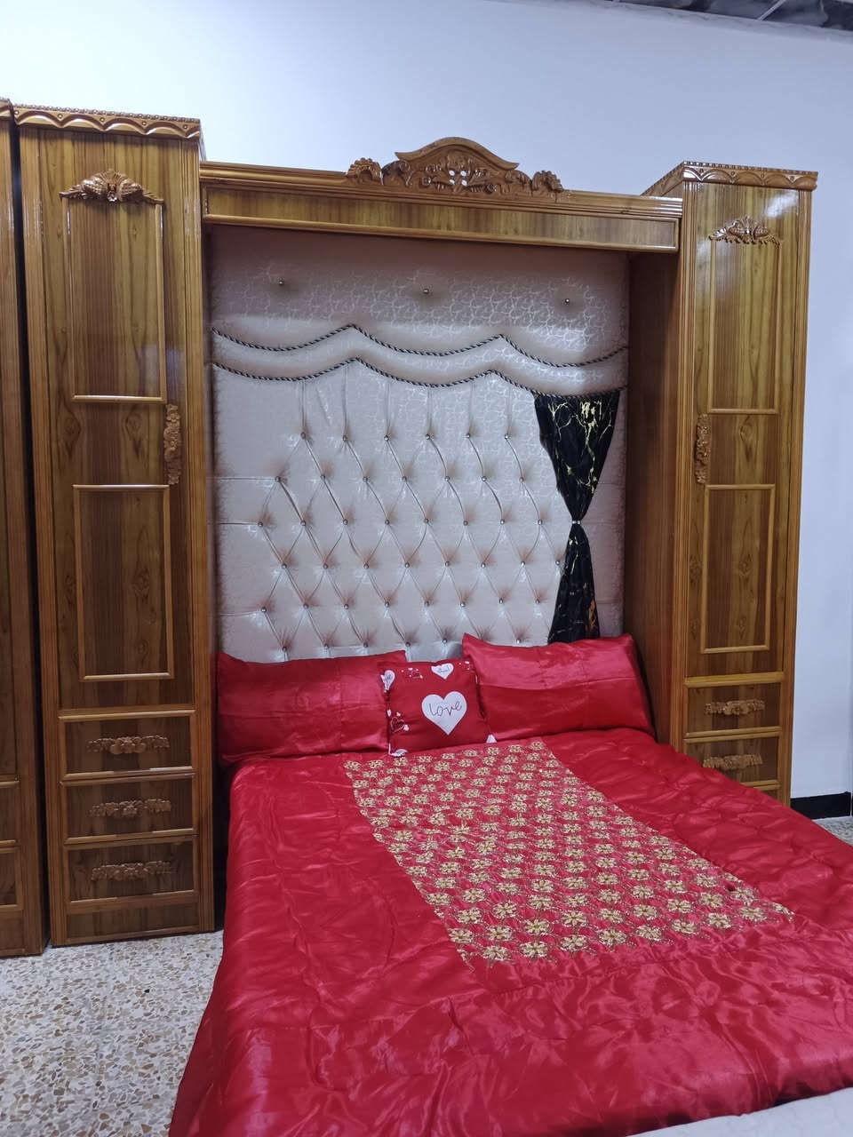 اخشاب جديد مو مستعمل صار له سته اشهر للبيع
***********
