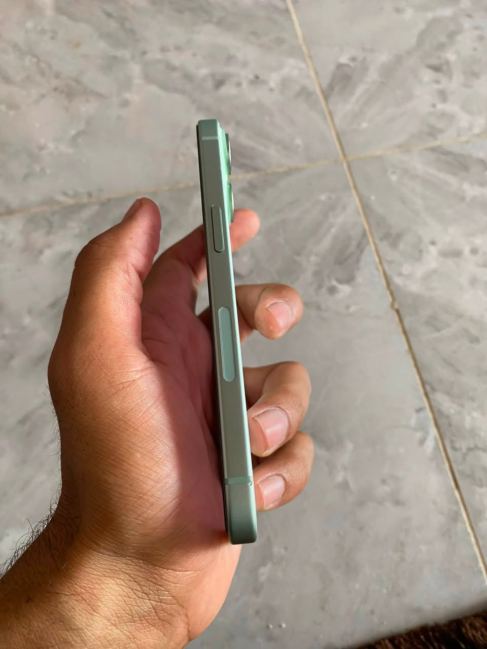للبيع ايفون 15 عادي
🔵الذاكرة 512 (اقوى نسخة) 
🔋البطارية 100 (مشحون 8 مرات)
نموذج M بلادي مكفول 
نظافة 100 ‎%‎ افحص وين مايعجب
السعر( 690) الف وبي مجال بسيط
مكاني صلاح الدين _بيجي
***********
