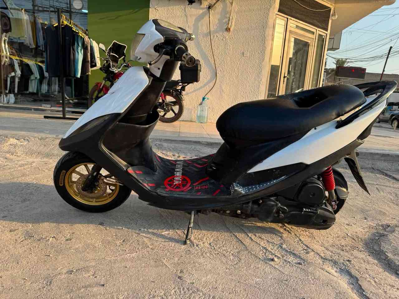 ماكس عدله مكينه بلاديه بي تزويد خفيف قبق فلاوفين ووياله اصلي ثقيل ويدات رياضي وملاقط وكشنه رياضي الدراجه نكره بكل وقت وكل مشكله مابيه نقصه فقط قبق اشاره امامي رايده ب٥٧٥ وبيه مجال بسيط مكاني بغداد حي الجامعه ***********
