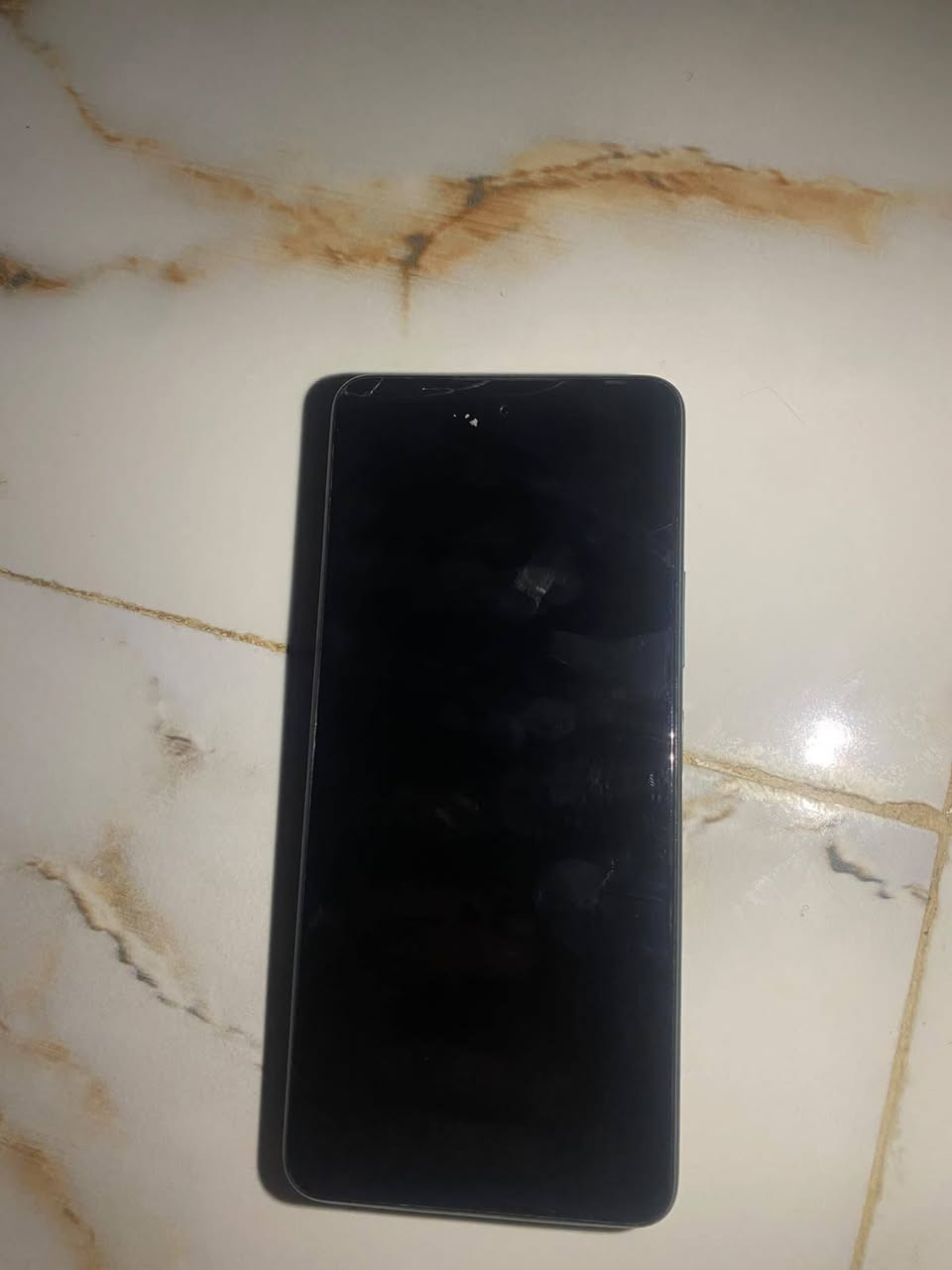 السلام عليكم تلفون infinx note 11 pro مستعمل بي مشكله الشحن مو زين يرادله تصليح السعر ستين وبي مجال داخل العماره ميسان التواصل *********** بس على هاذ الرقم ارد مارد بلخاص
