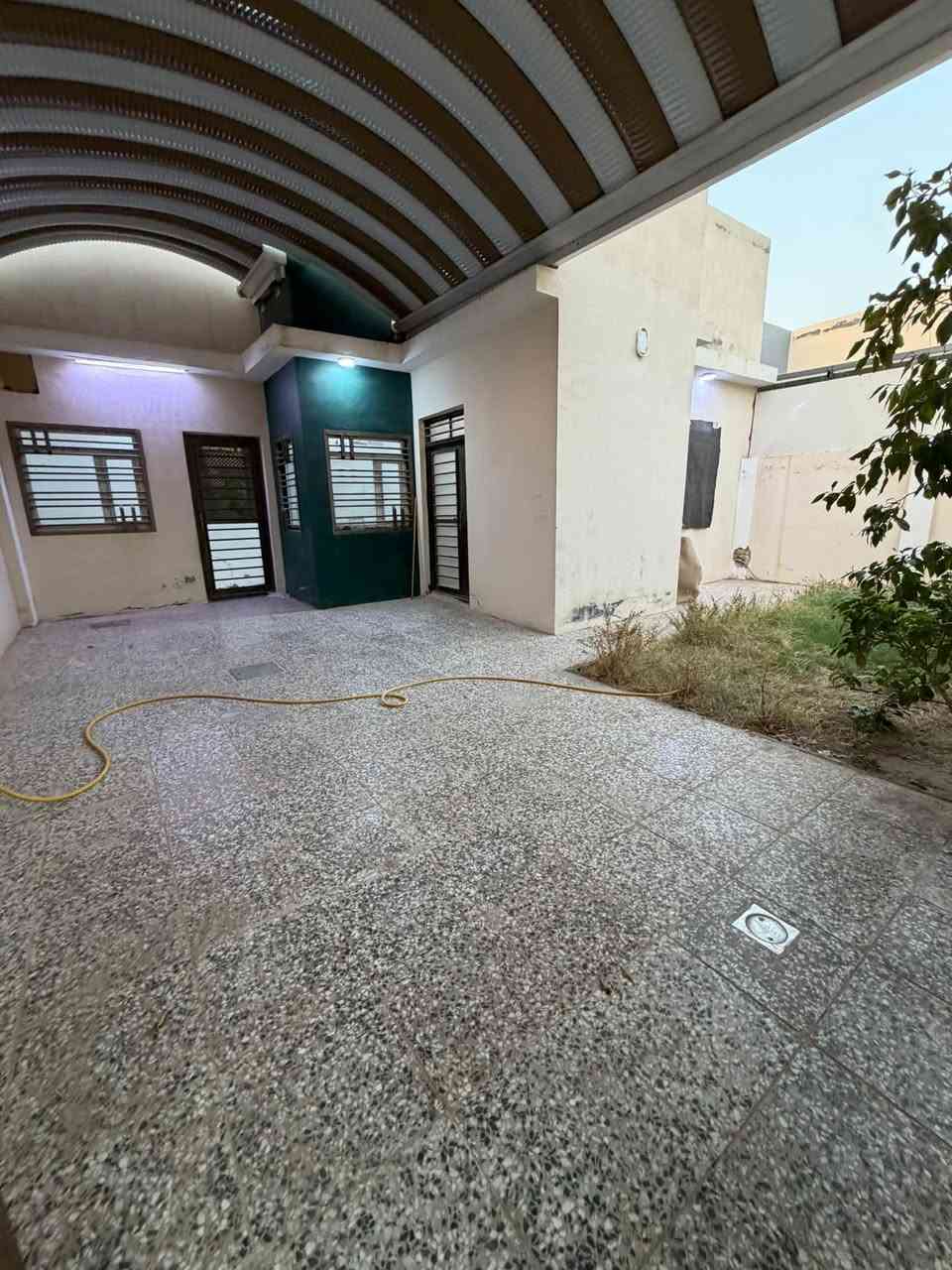 دار للبيع في مجمع ابو تراب 
ملحق مرحله الاولى مساحه 200م 
بناء طابوق جمهوري صبه رفت 
سند حر يباع نقد وبسعر مناسب 
الاستفسار اتصال ***********
