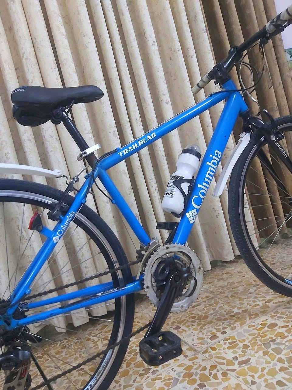 دراجة نوع 700c ماركة Columbia ياباني لشة مضلعة نظافة 95/% 

السعر 100الف وبي مجال 

((العنوان/بغداد/البلديات)) رقم الهاتف ***********
