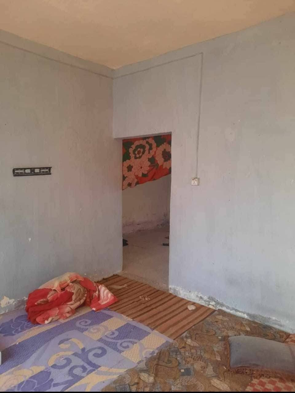 بيت للبيع طابو زراعي سند25
مساحه 100 غرفه وصاله ومطبخ ومشتملات 
الموقع الكوفه البراكيه شارع 8 نهايه الفرع
السعر 15 مليون
للتواصل ***********
