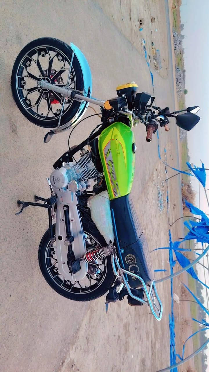 يا الله سلام عليكم دراجه للبيع سيفانه موديل 25 أوراق كامله مكفوله كفاله عامه شرط أنضف من الصوره سلف كهربائيات كله شغال دراجه جديده شوفت عينك السعر 750 وبيه مجال للشراي اتصل وبيه خير ويدلل ***********

