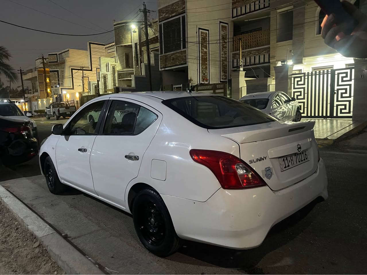 سني هندي 2019
بغداد باسمي 
كير مكينة مكفولة 
بيها باب صبغ 
بيها طخات بسيطة 
السعر ٩٢ وبيها مجال 
*********** بغداد, العراق
