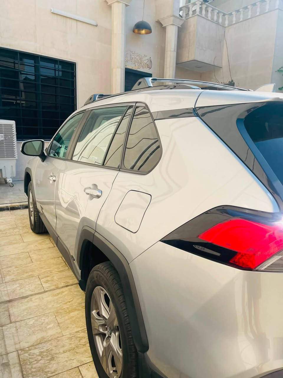 السلام عليكم 
TOYOTA RAV4 XLE - 2024 هايبرد ✅امريكي 
رقم اربيل دخول جديل باسمي تحويل مباشر

الون سلفر / الموصفات معروفه xle 
الضرر  بونيد مبدل صور الحادث 
ايرباك ستيرن فقط وراجع 
العنوان بغداد /البنوك 
الرقم ***********
السعر 220 وبيهه مجال
