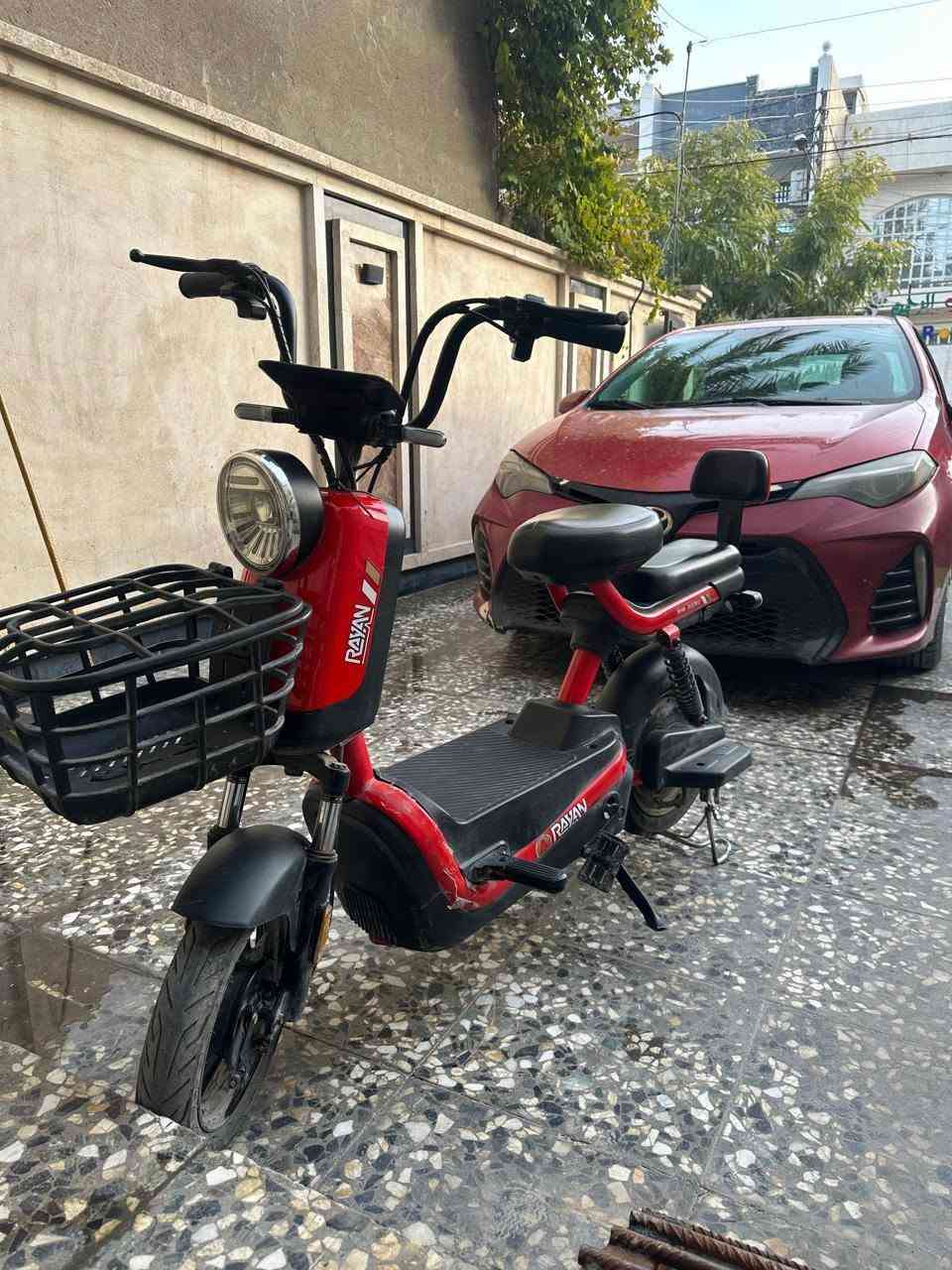 السلام عليكم دراجه شحن حجم 14 حديث للبيع المواصفات: تشغيل عن بعد
سرعتها 40 حقيقي
بصمه وسويجين
السعر 225 
 وبيها مجال للطيبين
مكاني الغزاليه
رقمي:***********
