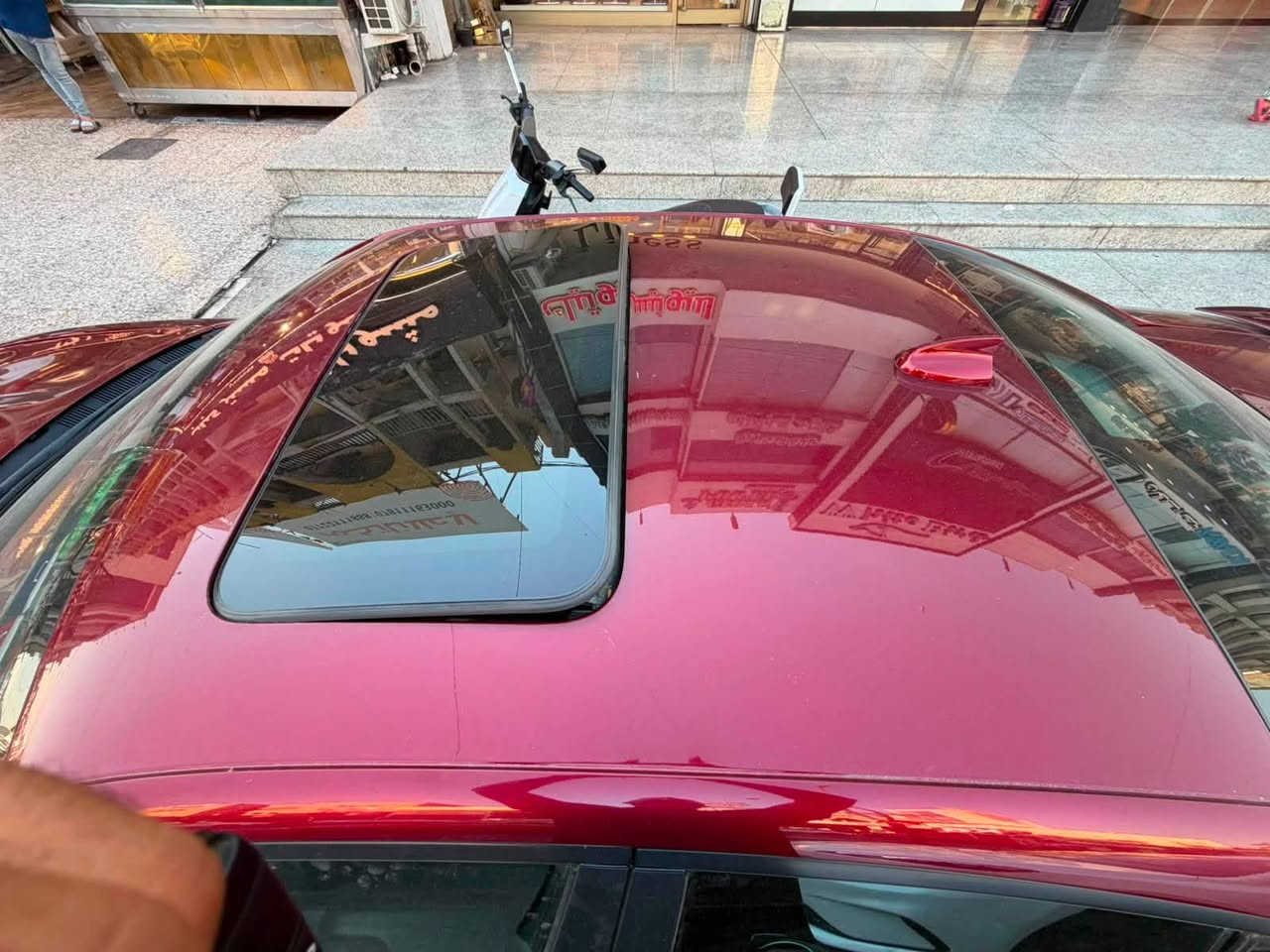 السلام عليكم
للبيع دوج جارجر 2023 GT PLUS 
رقم بغداد باسمي 
حادثه بنيد فقط  حتى دعاميه نفسها البلادي بدون صبغ فقط بنيد بدون دواخل بشرط
فول مواصفات 1/1
رادار امامي 
كلاصات حار بارد 
كشنات حضن وجلد 
ويل 20 لايت 
زينون بلادي 
سستم صوت الباين 
فتحت سقف سلايت رووف
شفتات ستيرن 
شاشة حجم كبير 
ماشيه 16 ميل 
السعر 30الف وبيها مجال 
للاستفسار 
***********
