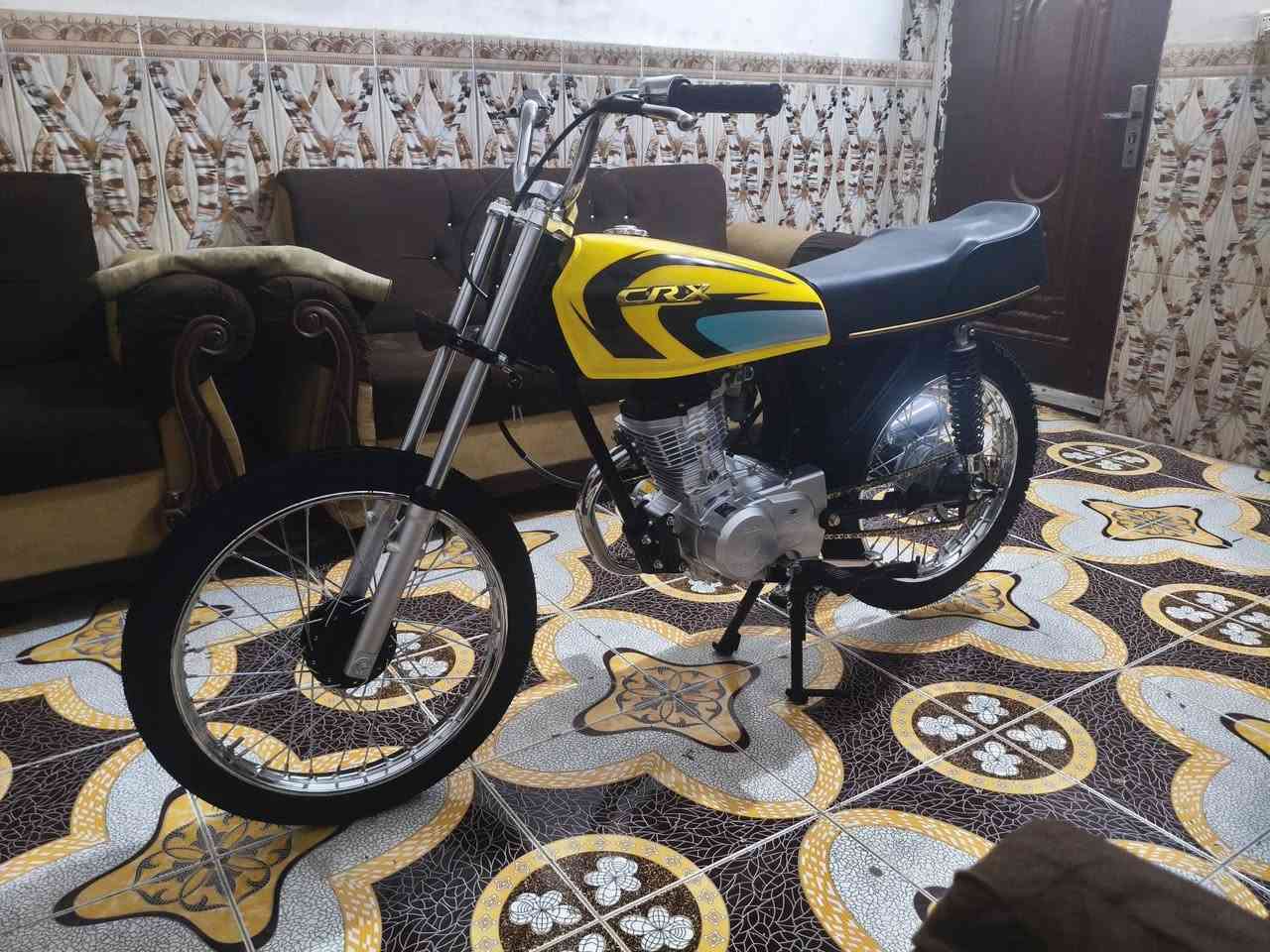 سلام عليكم هذا الهاون للبيع اوراق سكنر غراض اصليه ودراجه متعوب عليه البيع بسبب ضروف دراجه بصمه مكفوله من كلشي سعره 875وبيها مجال قليل للشراي المايعرف اسعار الغرلض لايعلق وانه خادم للطيبين،.👑
رقم الطوارئ😂/***********
