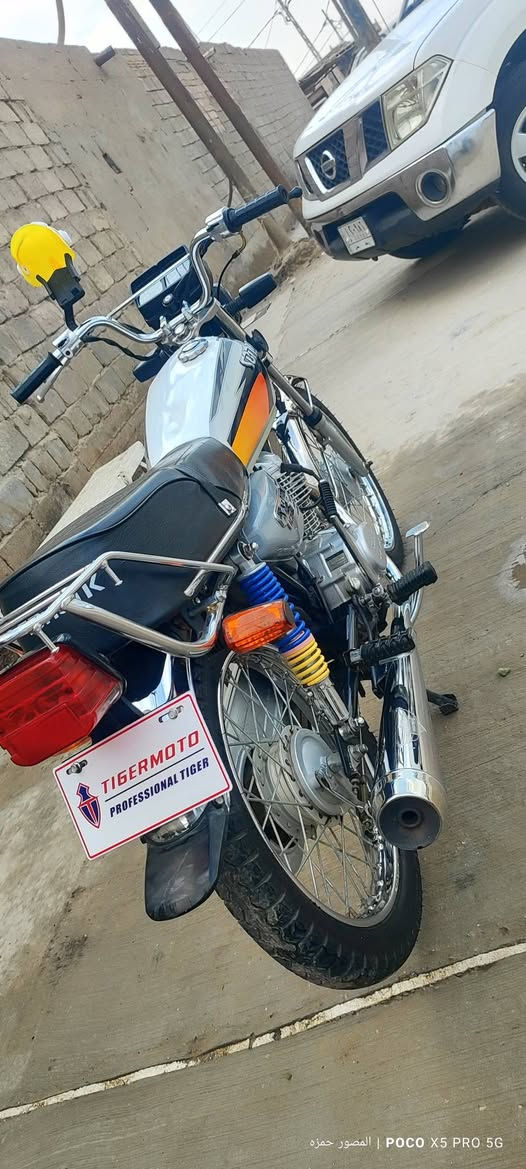 السلام عليكم تايكر موديل 25 دراجه كامله ربع ماذب عليه السعر 600وبيه مجال بسيط عنوان صويره *********** لايت زنون
