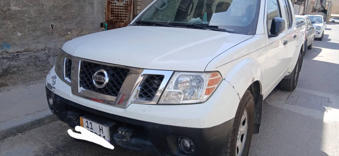 السلام عليكم
نيسان فرونتير مديل 2018 تو ويل محرك 4000سته اسلندر رقمها بغداد انكليزي السنويه الى 2031 هزه جديده مخلصانه نقصها بس صبغ حادثها جاملغ وبنيد 
سياره جاهزه كير محرك تبريد خير من الله مال جناي مكاني بغداد الدوره *********** بغداد, العراق
