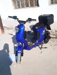 دراجة كهربائية • نضيفه • ٤ بطاريات