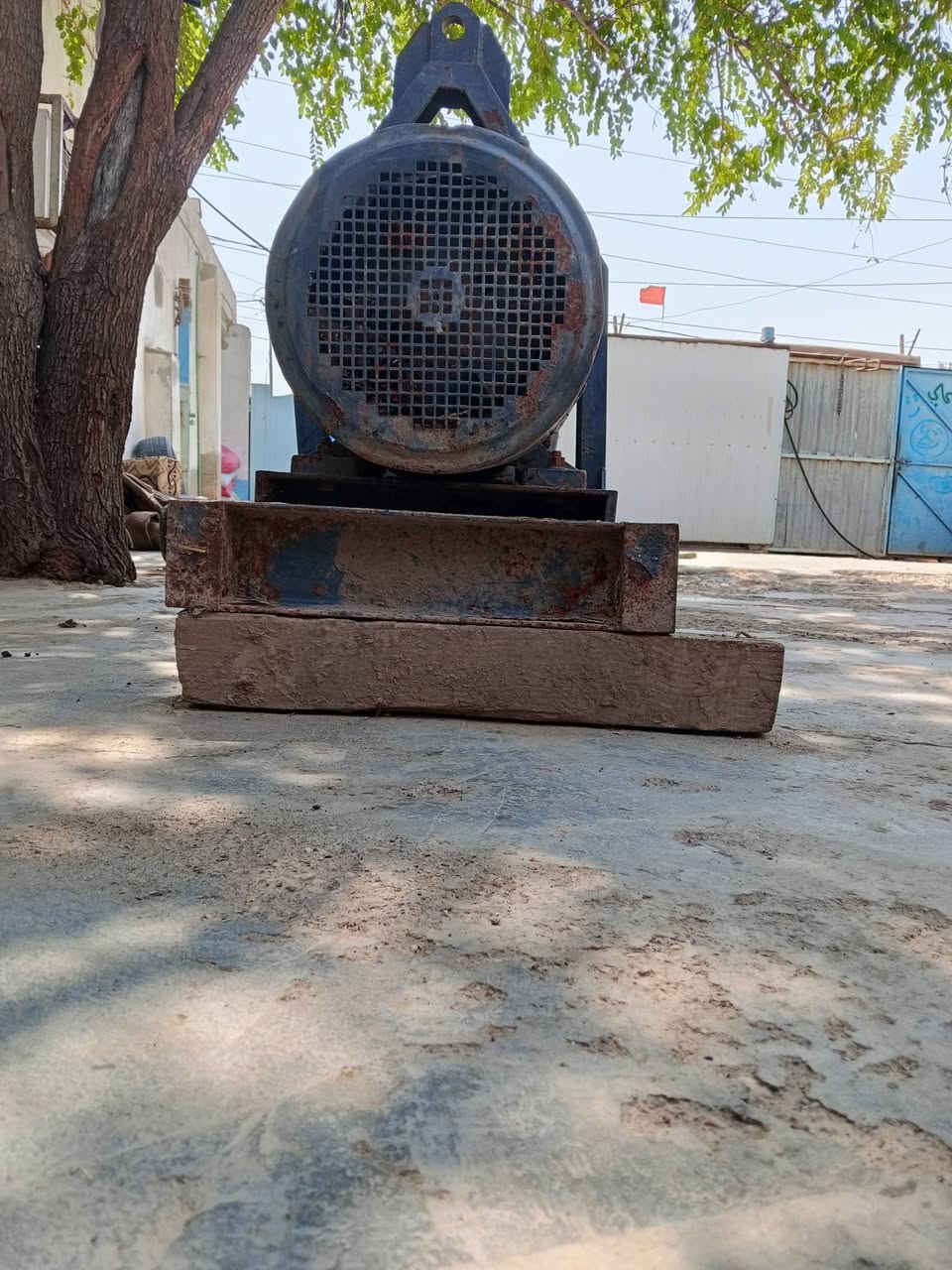السلام عليكم مضخه ماء كهربائي 4×4
18 حصان المنشأ ايطالي باقي التفاصيل
في البليته علماً استخدام قليل جديد على 
وضع الشركه العنوان واسط الكوت اتصال
***********

