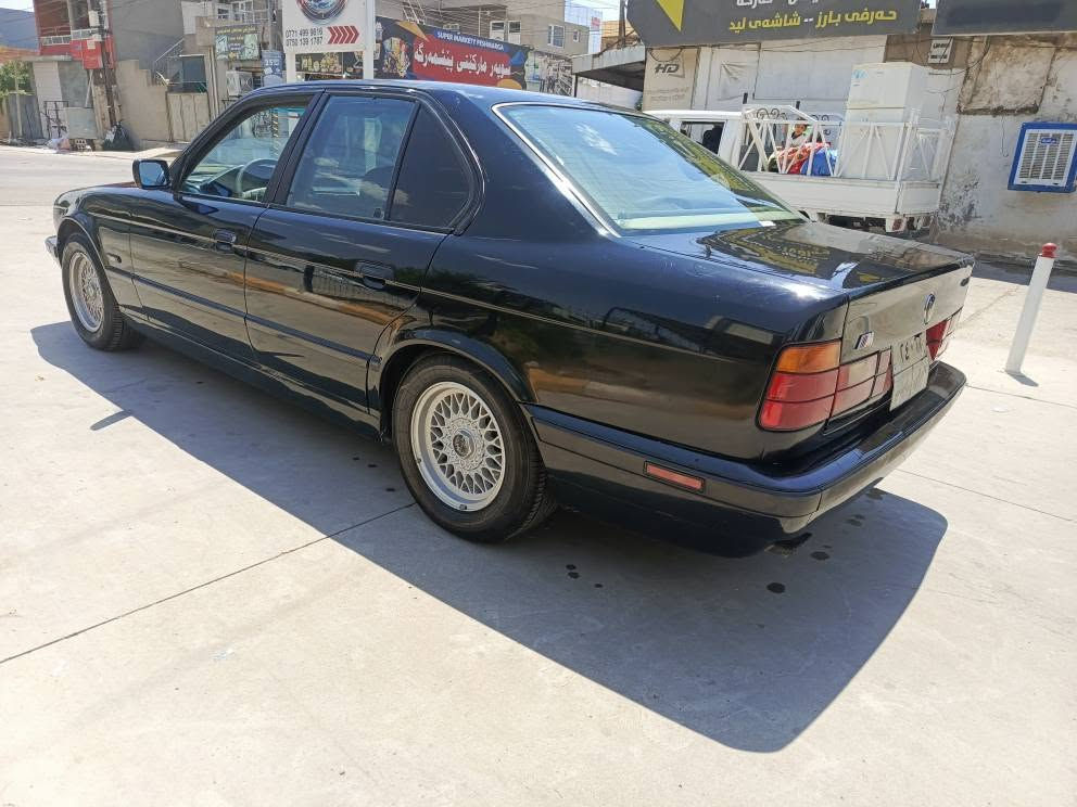 سڵاو خوا bmw 1993فول 525ئۆتۆماتیک دەعمو لئ دراوی نییە دواو پێشی کەپسە هەموو گیانی بەشەرت کێڕو مەکینە بەشەرت چوار تایەو ویلی تازەی لەژێرە سەنەوی بەسەر چوە تەحویل خرامە بەشەرت چرکەو 100$ببڕە سەیارە ماڵی خۆمانە ئاڵوگۆڕوم نیە تەنیا فرۆشتنە ژ.م***********      ژ.م *********** السليمانية, العراق
