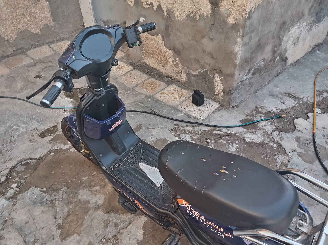 سلام عليكم شباب دراجه شحن البيع كامل مكمله
مابيهة اي نقص بس شاشه سوداء إشارة شغال لايد شغال ابريك امامي وخلفي السعر 300 الف وبيهة مجال الشراي التواصل ***********
