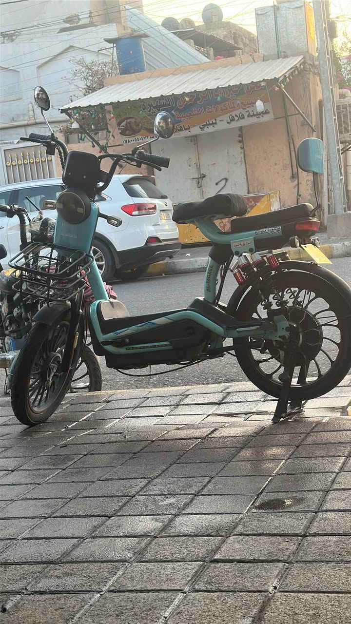 بطاريات 5 دراجه جديده بمعنه الكلامه مابيهه شي بطاريات جدد كلهن يقرن 10ونص سعر الجديد 750الف مستخدم اربع اشهر سعره 290 /

***********
