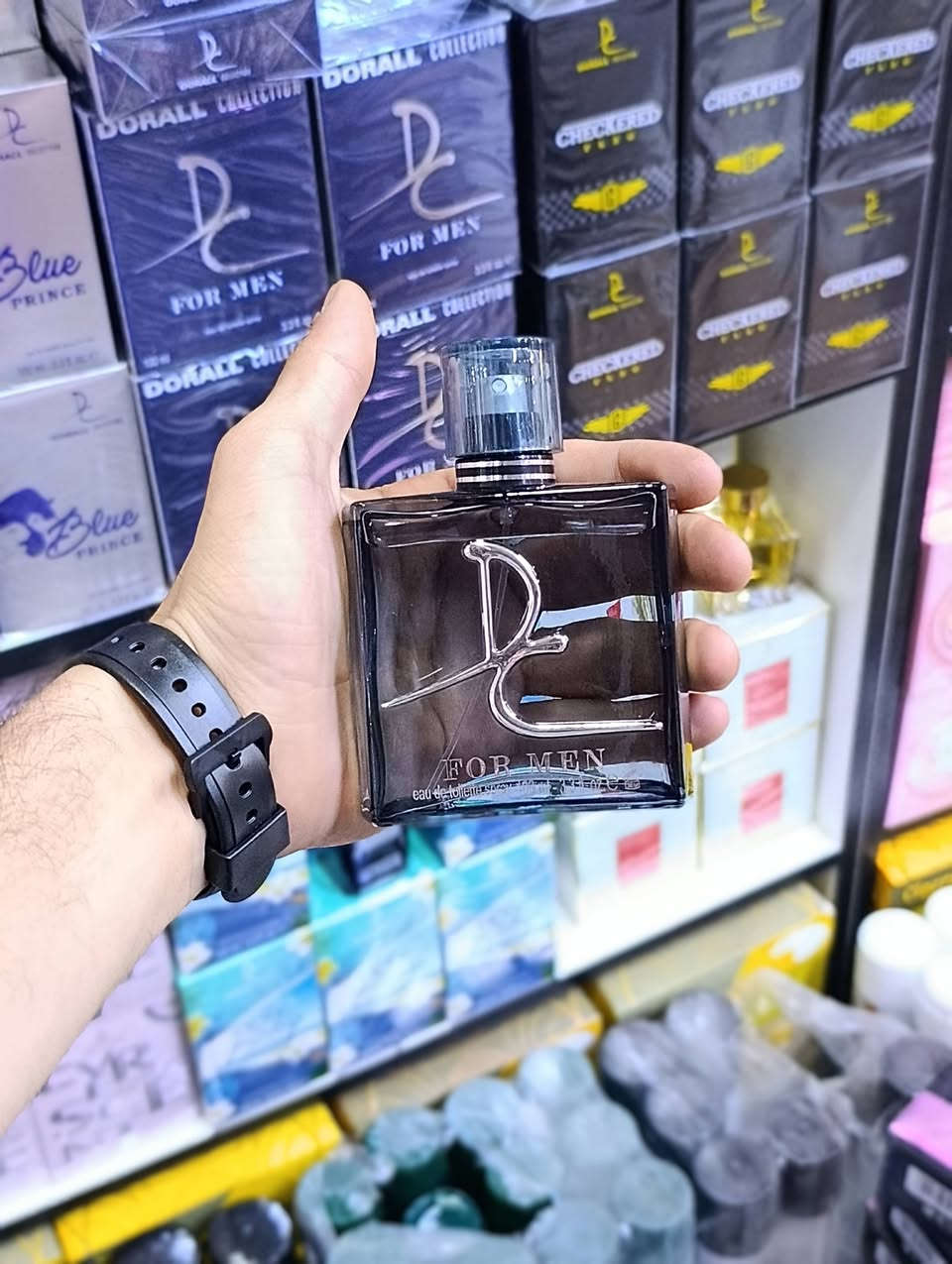 سعر الدرزن ٣٣ الف تطلع القطعه 2750 دينار يابلاش ❤️‍🔥❤️‍🔥
قطعة احلى من الخ اذا مو عطرها يبيعها شكلها يبيعها نسائيات وىجاليات ٤٠ موديل مشكل لو تطلب قطعة من كلشي هم عادي يعني درزن مشكل هم مسموح توصيل موجود لكل المحافظات 5 الاف 🚛🚚
للاستفسار الاتصال او واتساب : ***********
