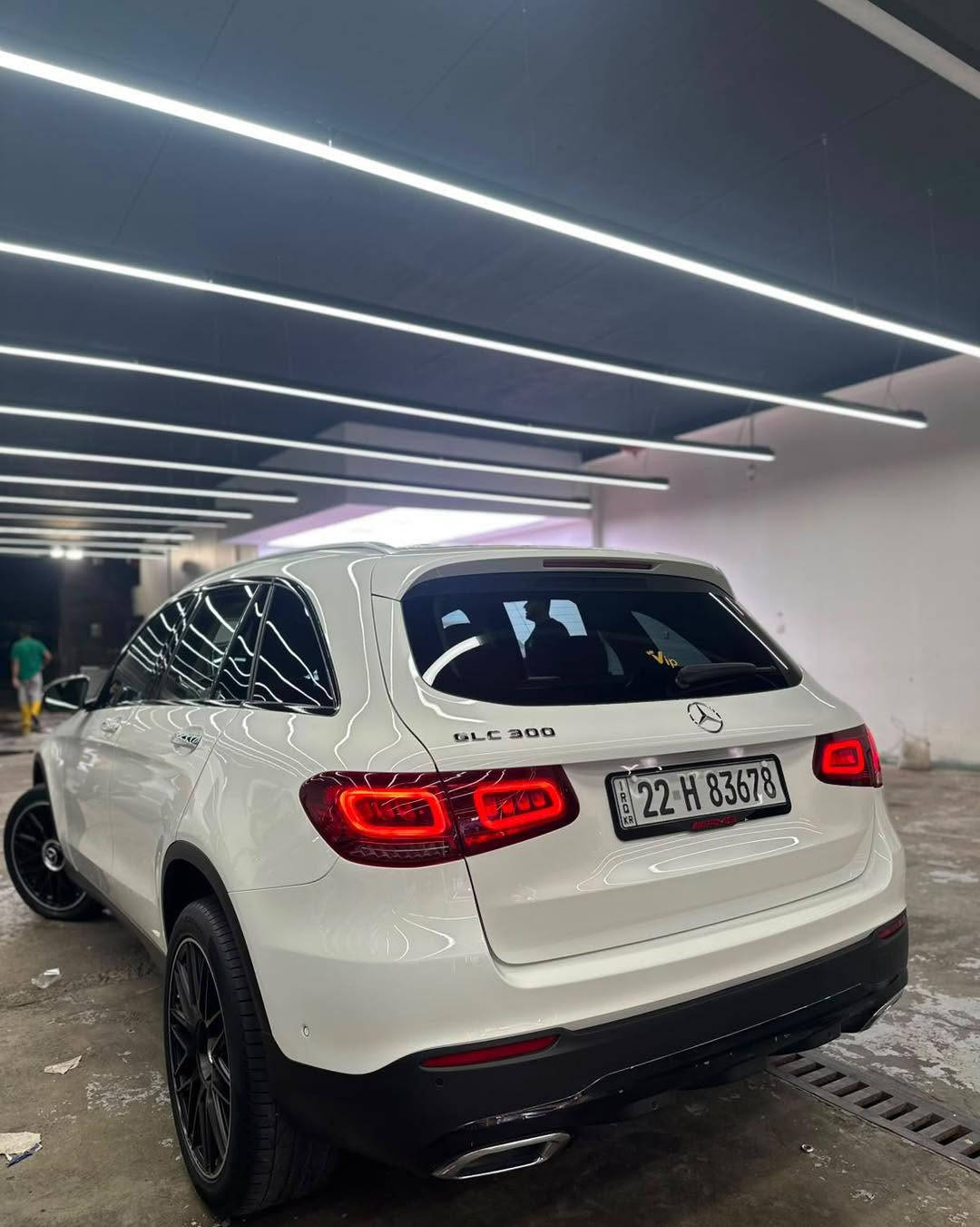 مارسيدس GLE 300 موديل 2022
ماشيه ٢٠ الف السيارة جديدة
نفس الوقت رخيص لان بيها 👇
اجزاء متضرره ٣ قطع وارد امريكة

اللوحه اربيل خصوصي 
المحرك 2.0T

السيارة فول مواصفات 
فتحة سقف بانوراما 
كشنات جلد وكهرباء وخزن
تدفئة تبريد كشنات فول تحكمات
رادار وحساس وكاميرات 360 درجة
ناقل المحرك اوتماتيكيه
عدد المقاعد خمسة

🛑السعر سوي تعليق يصلك تلقائي
رقم هاتف ***********

