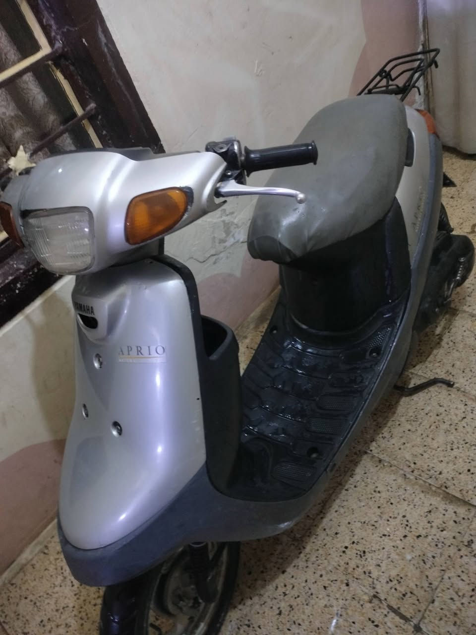 السلام عليكم مطور بوتين لون سلفر مميز  للبيع  نص حديث معمر تعميره واحد درع اصلي شاصي شرط ويرمنيا كله شغله بس يعوزو باتري السعر 300وبي مجال قليل ***********بي وتساب ***********
