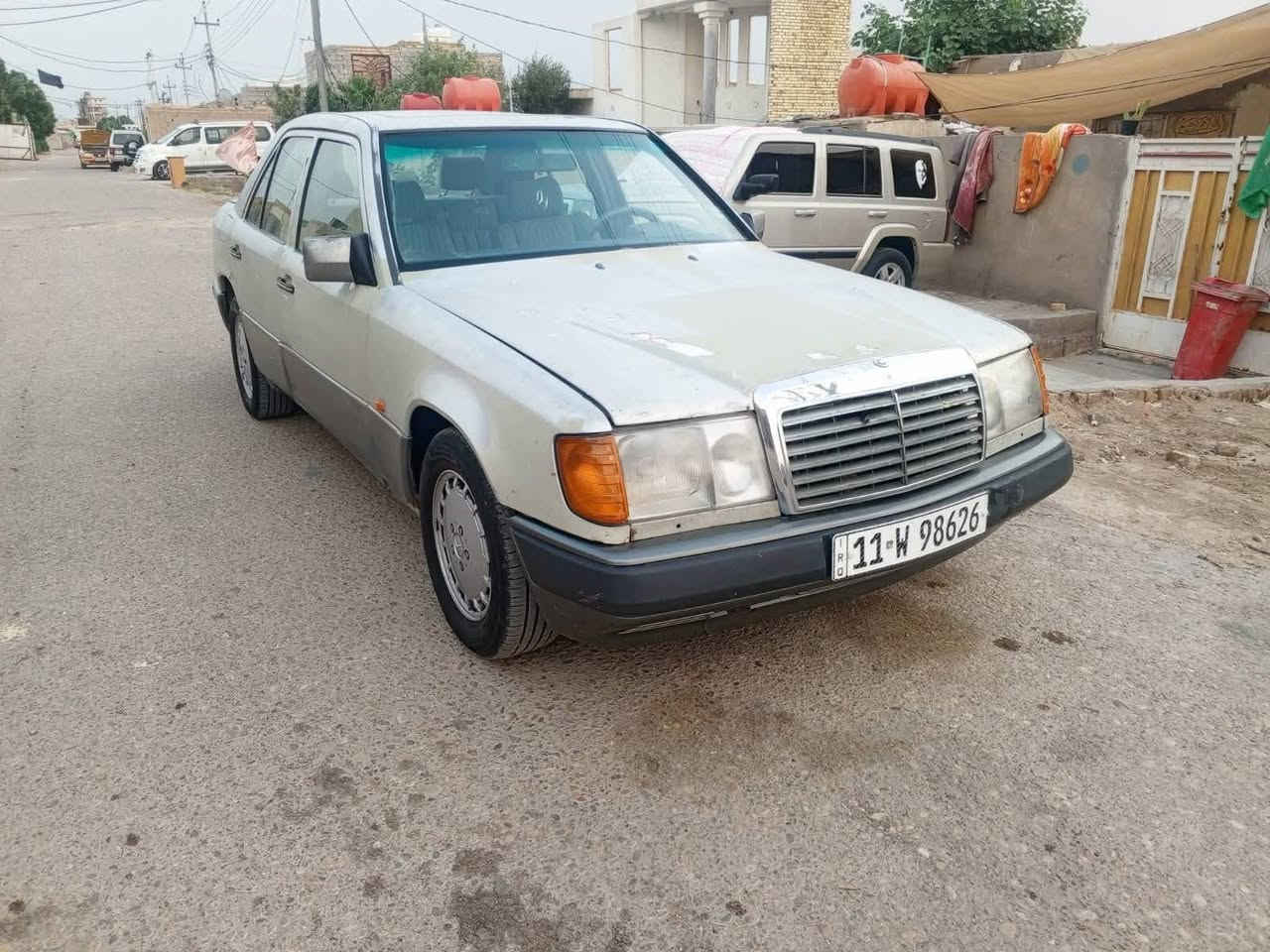 مرسيدس ١٩٨٨ • مكينة ٢٥٠٠ • بغداد