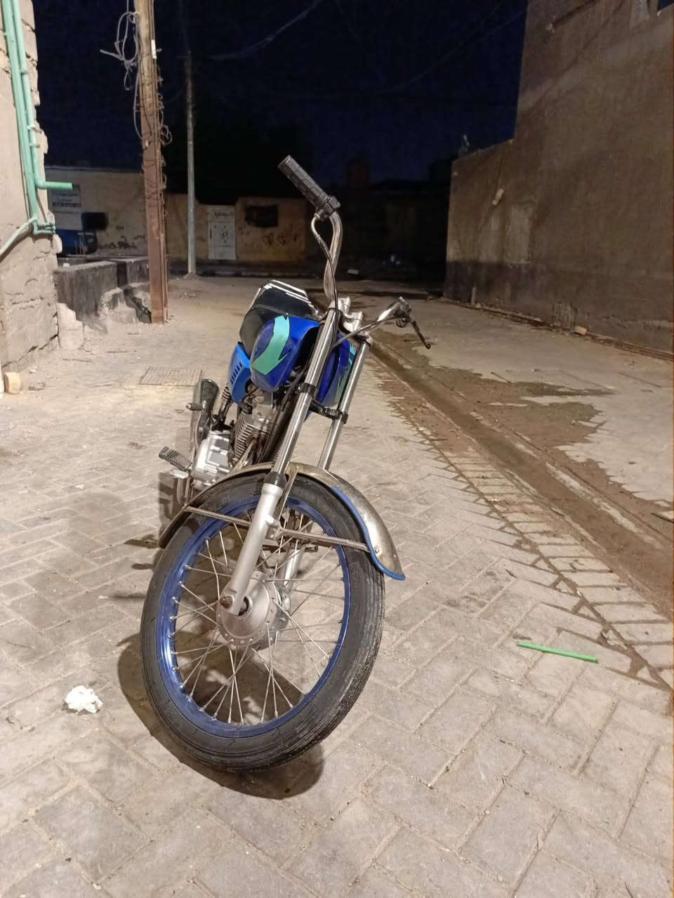 سلام عليكم دراجه للبيع دوات دوات دراجه نضيفه تجي وشوفه مكاني بصره حيانيه شارع طاك سعر 450وبيه مجال رقمي ***********
