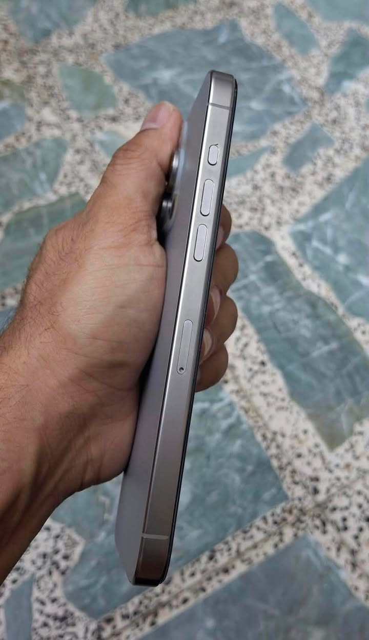 📱 للبيع iPhone 15 Pro Max
اللون: تيتانيوم 

الذاكرة: 256GB

الموديل: عربي شرق أوسط — نموذج M 🇦🇪

الشاشة: مبدلة شاشة تفصيخ أصلية 

البطارية:96% 🔋

نضافة الجهاز: 99% ✨

السعر 825  الف المكان العبيدي 

***********

او مراوس بايفون 16
