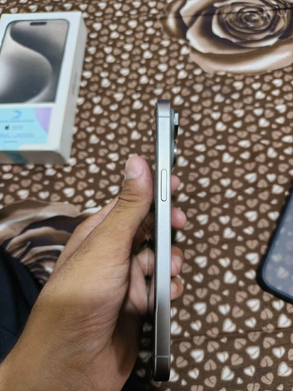 ايفوان 15 برو ماكس نضيف شوفت عينكم بطاريه 89 ماستر عنوان الكوت الرقم *********** وسعره مناسب حيل ومستعجل عل بيعته

