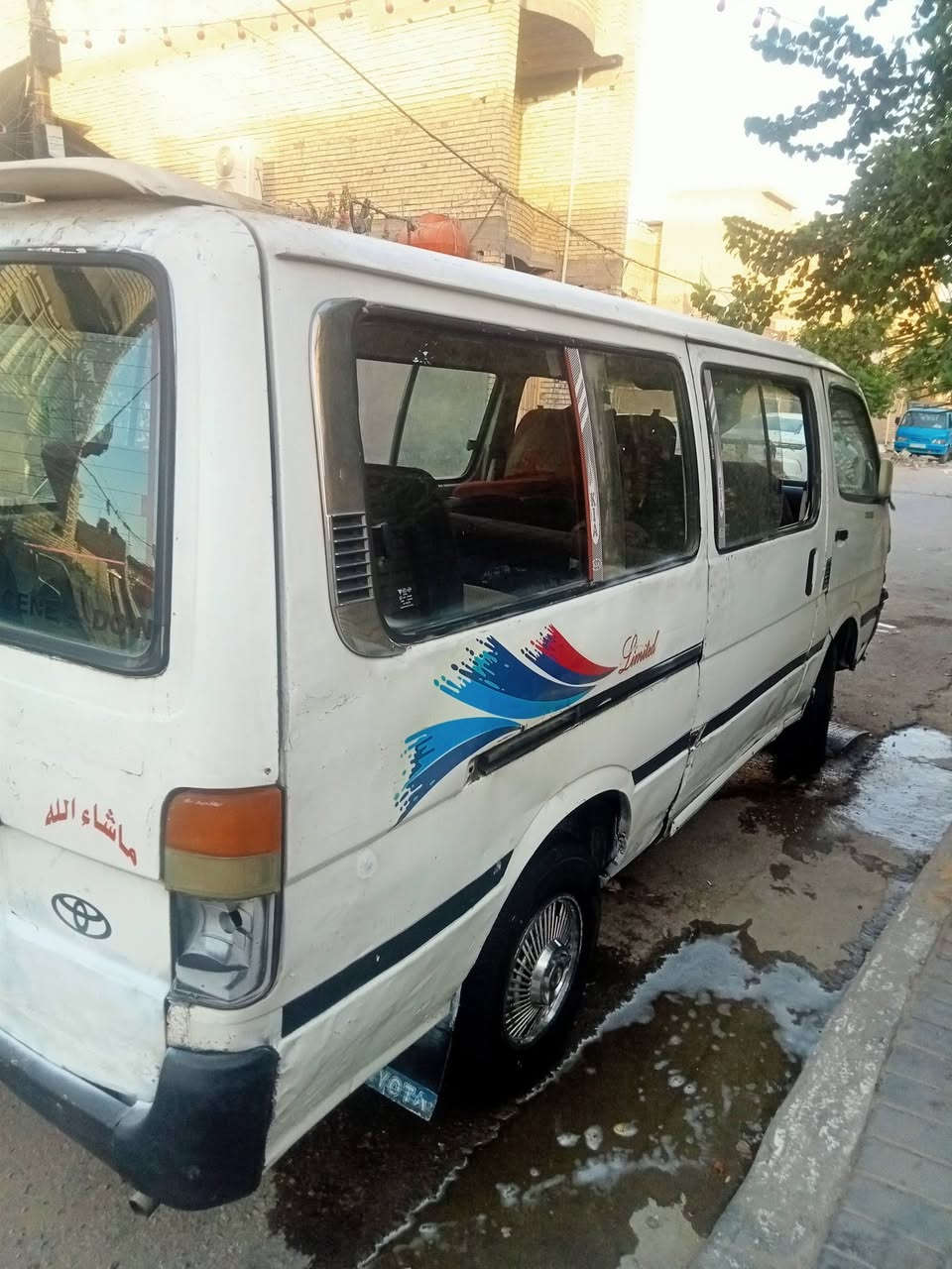 السلام عليكم
عندي كيا هايسة 
كهربائيات شغالة
تاير نص عمر
مكينه فتون
رقم قادسية
السعر23$
والتفاصيل اتصلو علة هذا رقم ***********
