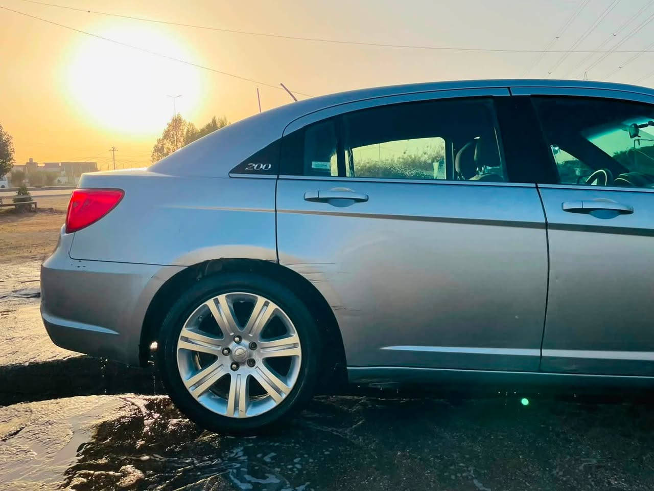 السلامُ عليكم…
للبيع فقط 

Chrysler C200 
الموديل 2013.  وارد امريكي  محرك 2400 اللون سلفر 
الضرر جاملغ امامي جهة الصدر مثل ما موضح بصور الحادث  المرفقة بالمنشور والجاملغ الخلفي صبغ للجمالية فقط اثر شخوط     الكير 6 نمر   السيارة ليبل واحد بدون تبديل  رقم بابل الانكليزي الجديد تحويل مباشر سنوية 2026 
       عداد المسافة 137 الف ميل حقيقي 
ويكل كب 
تحكم كامل 
Aux 
السيارة نظيفة وجاهزة تبريد ثلج موجوده بالحله 
السعر 73 ورقه وقابل للتفاوض للجاد بالشراء 
للأستفسار *********** ( واتساب )
